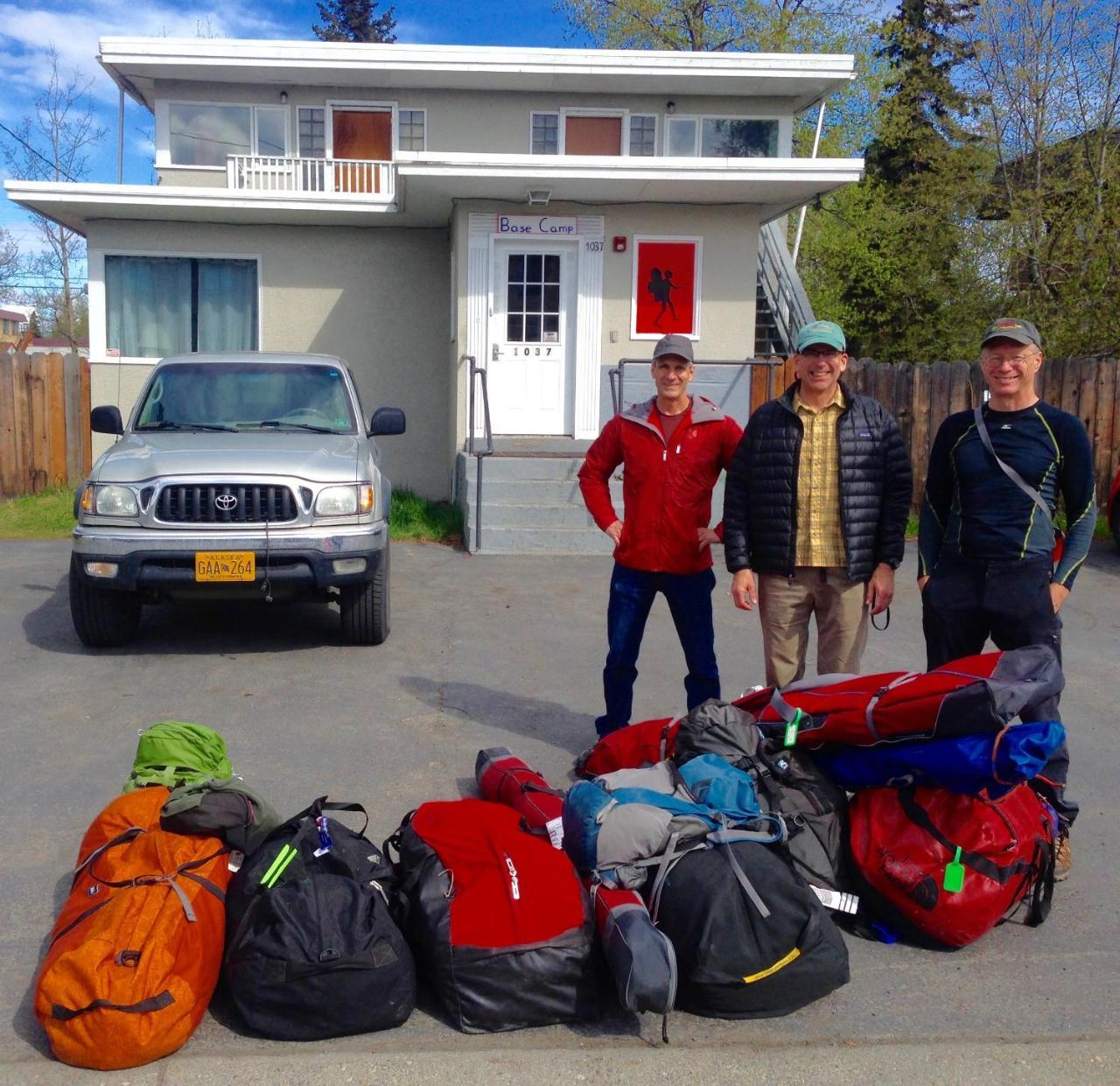 Base Camp Anchorage Hostel Bagian luar foto